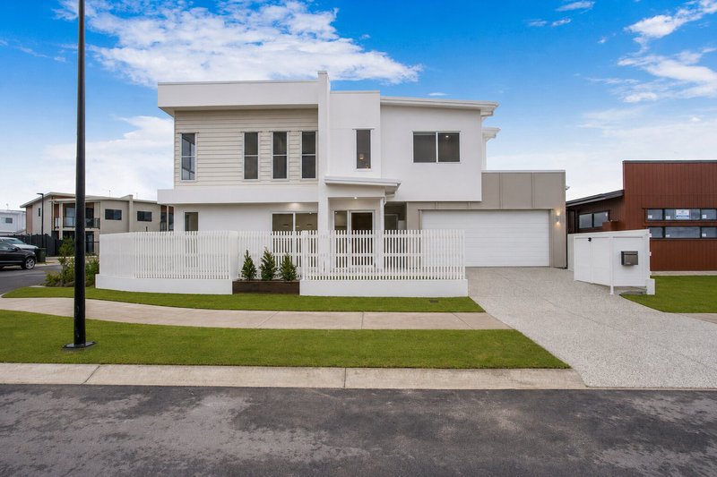 Photo - 2/8 Conifer Crescent, Palmview QLD 4553 - Image 1