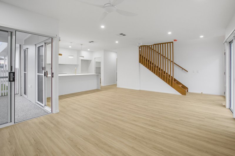 Photo - 2/8 Conifer Crescent, Palmview QLD 4553 - Image 6