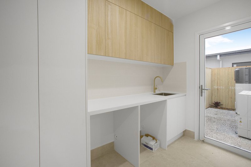 Photo - 2/8 Conifer Crescent, Palmview QLD 4553 - Image 8