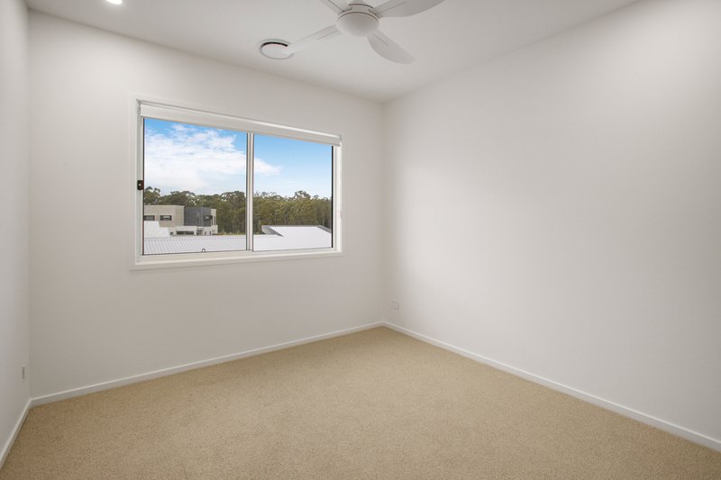 Photo - 2/8 Conifer Crescent, Palmview QLD 4553 - Image 16