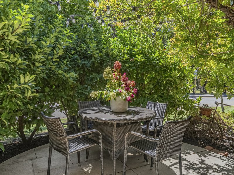 Photo - 28 Connaught Gardens, Canning Vale WA 6155 - Image 4