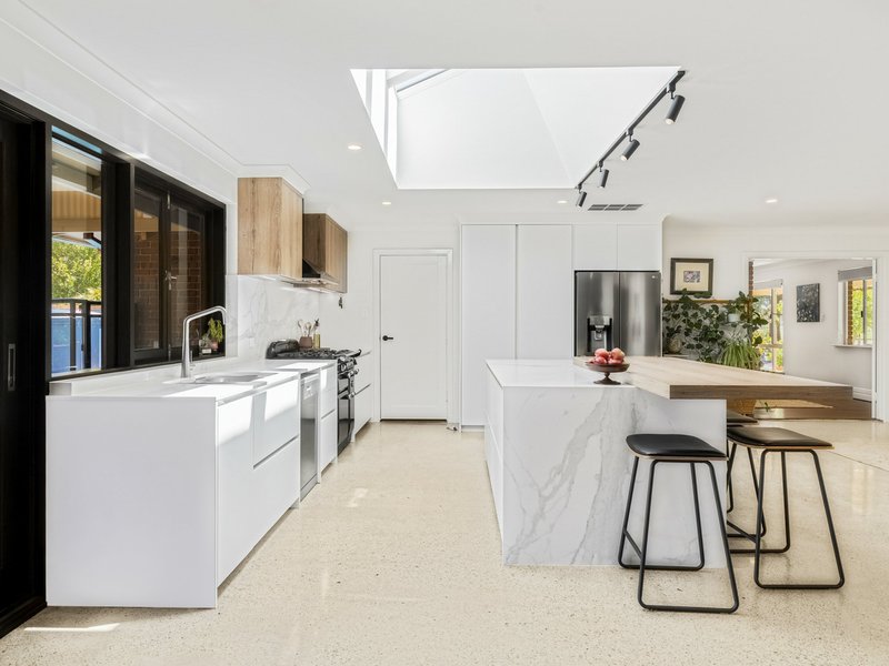 Photo - 28 Connaught Gardens, Canning Vale WA 6155 - Image 10