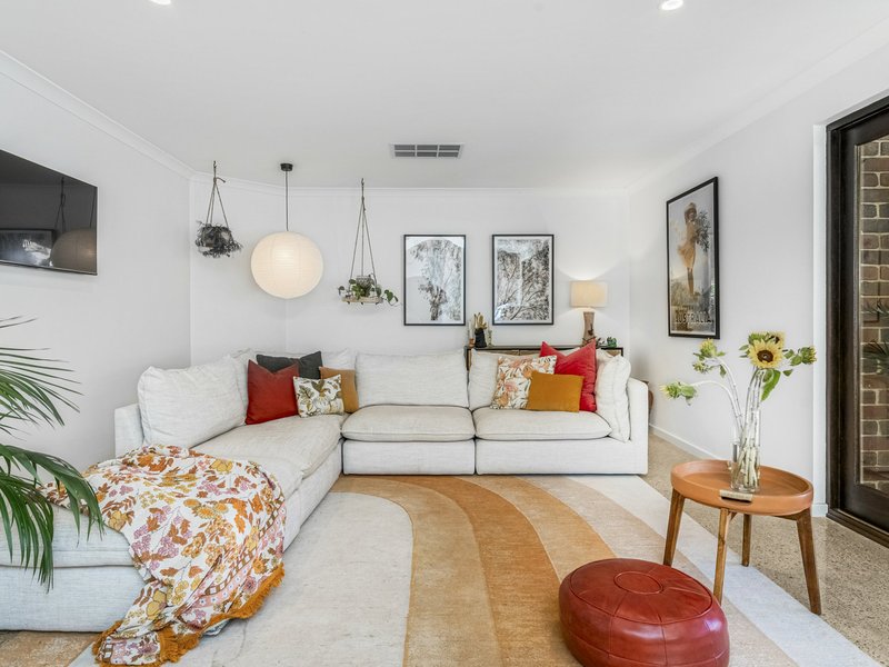 Photo - 28 Connaught Gardens, Canning Vale WA 6155 - Image 13