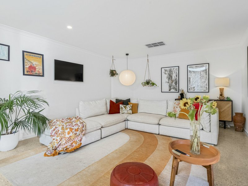 Photo - 28 Connaught Gardens, Canning Vale WA 6155 - Image 14