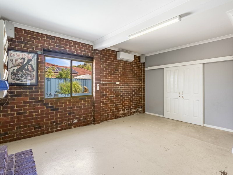 Photo - 28 Connaught Gardens, Canning Vale WA 6155 - Image 23