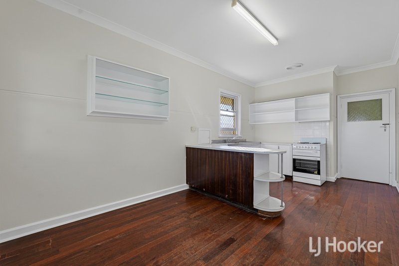 Photo - 28 Conochie Crescent, Manning WA 6152 - Image 7