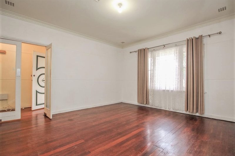 Photo - 28 Conochie Crescent, Manning WA 6152 - Image 2