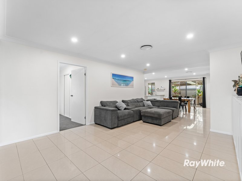 Photo - 28 Conradi Avenue, Crestmead QLD 4132 - Image 4