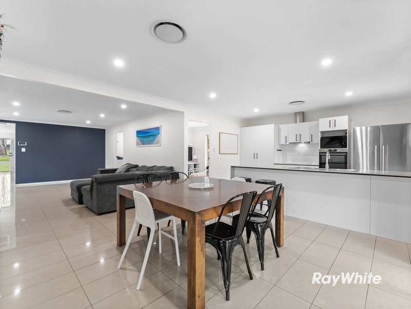 Photo - 28 Conradi Avenue, Crestmead QLD 4132 - Image 6