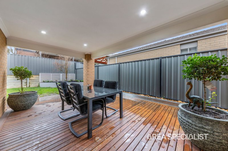 Photo - 28 Constance Way, Pakenham VIC 3810 - Image 6