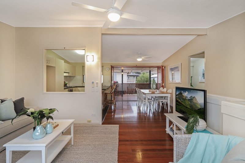 Photo - 28 Coolibah Crescent, Ferny Hills QLD 4055 - Image 8