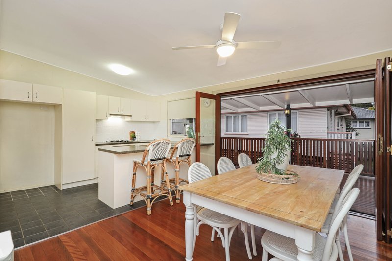 Photo - 28 Coolibah Crescent, Ferny Hills QLD 4055 - Image 9