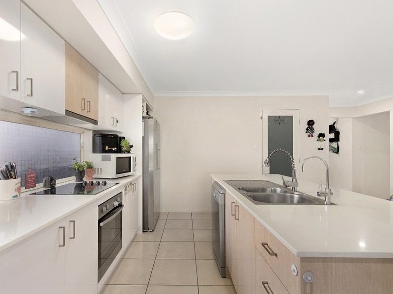 Photo - 28 Copeland Street, Pimpama QLD 4209 - Image 4