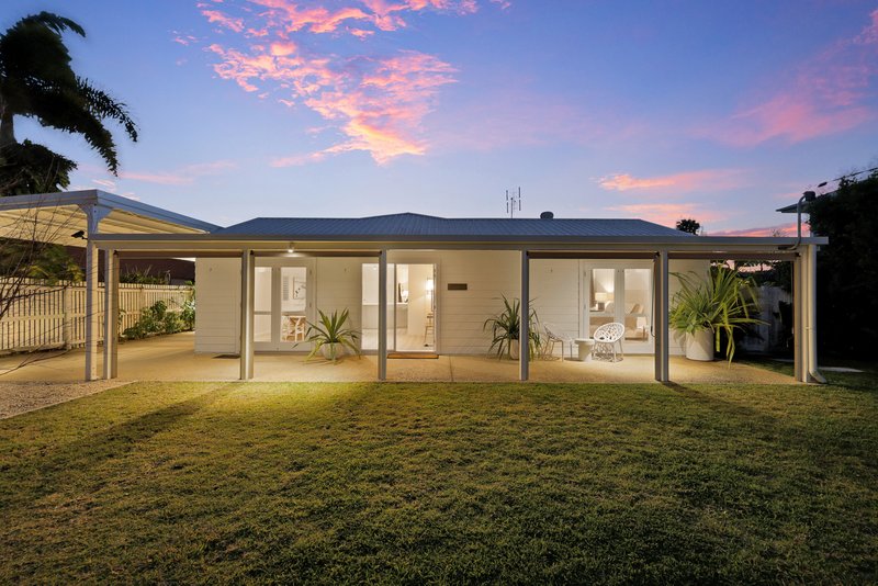 Photo - 28 Coral Drive, Blacks Beach QLD 4740 - Image 3