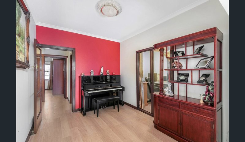 Photo - 28 Cotswold Street, Westmead NSW 2145 - Image 5