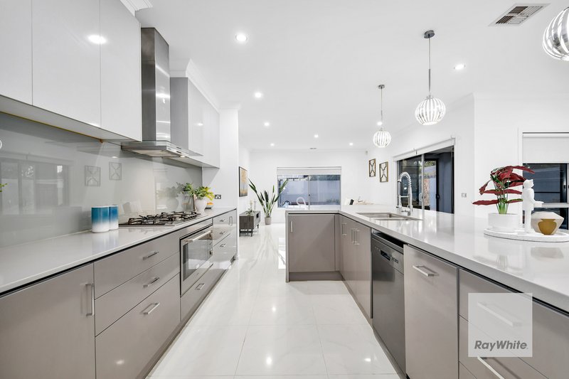 Photo - 28 Cottesloe Parade, Taylors Hill VIC 3037 - Image 8
