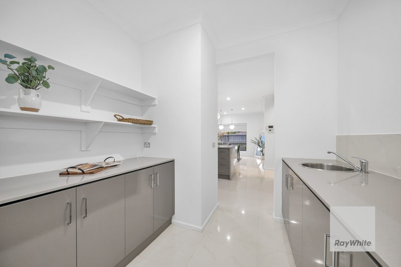 Photo - 28 Cottesloe Parade, Taylors Hill VIC 3037 - Image 11
