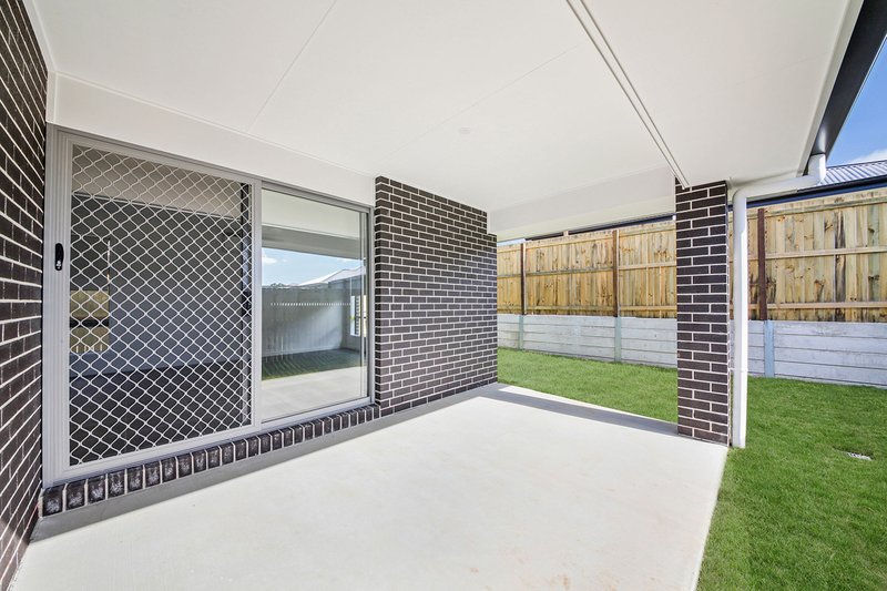 Photo - 28 Coutts Drive, Burpengary QLD 4505 - Image 7