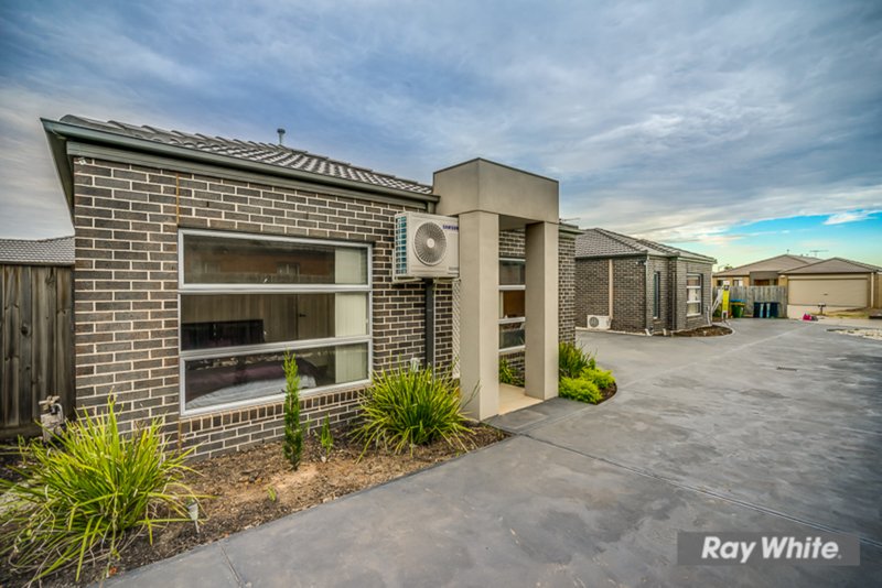 Photo - 2/8 Craig Close, Truganina VIC 3029 - Image 3