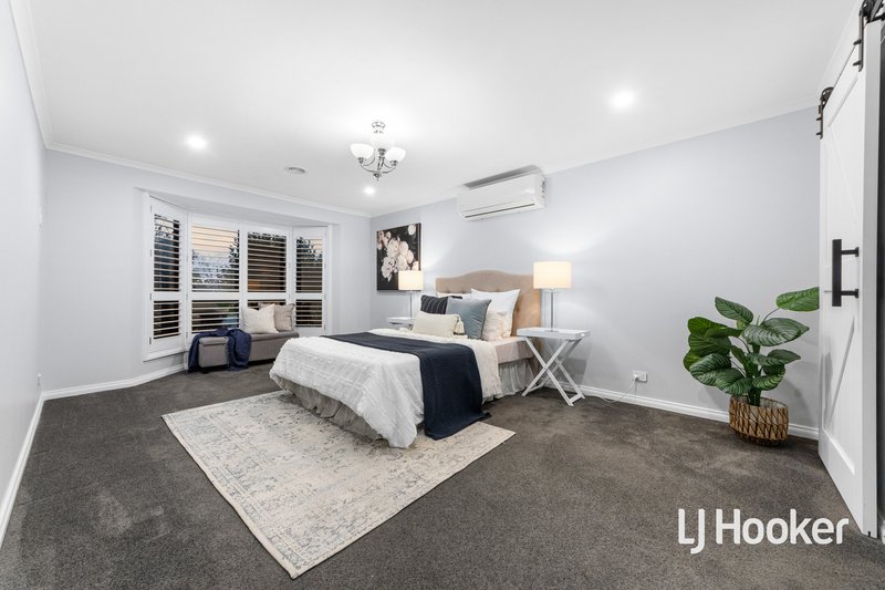 Photo - 28 Creswick Drive, Point Cook VIC 3030 - Image 10