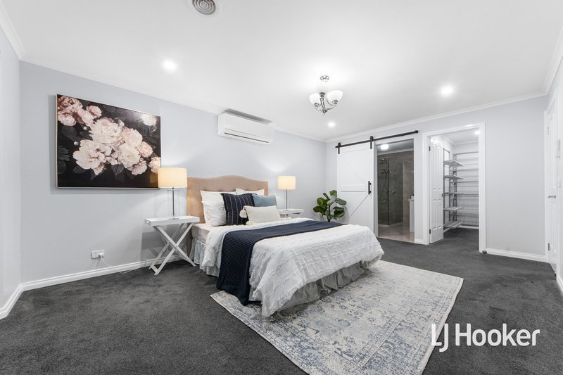 Photo - 28 Creswick Drive, Point Cook VIC 3030 - Image 11