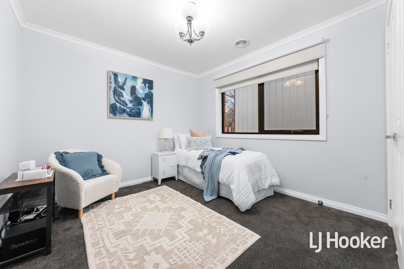 Photo - 28 Creswick Drive, Point Cook VIC 3030 - Image 14