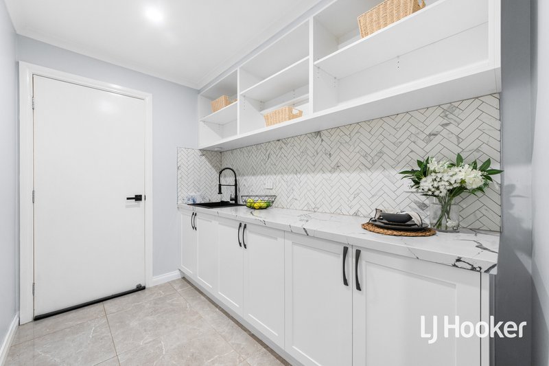 Photo - 28 Creswick Drive, Point Cook VIC 3030 - Image 18