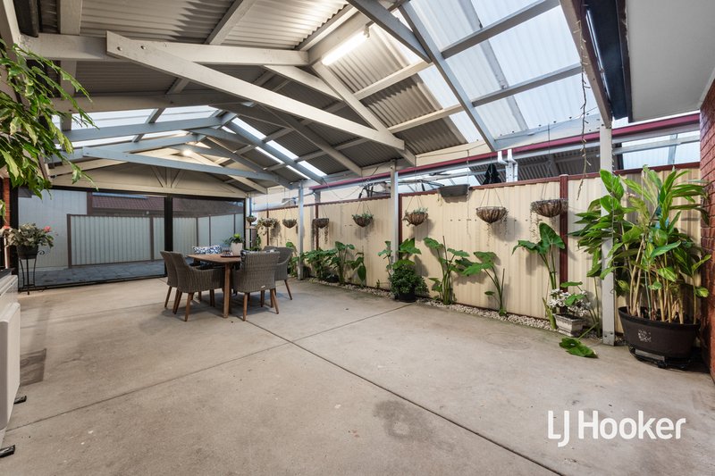 Photo - 28 Creswick Drive, Point Cook VIC 3030 - Image 20