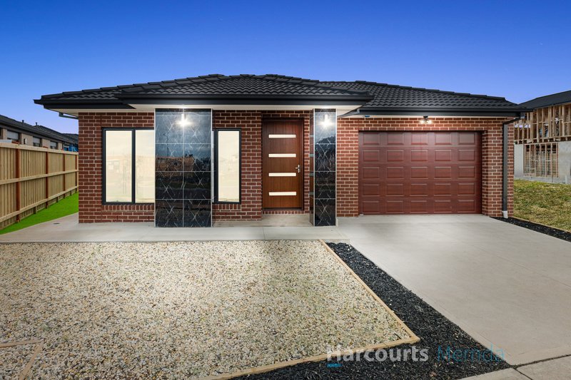 Photo - 28 Crop Drive, Fraser Rise VIC 3336 - Image 2