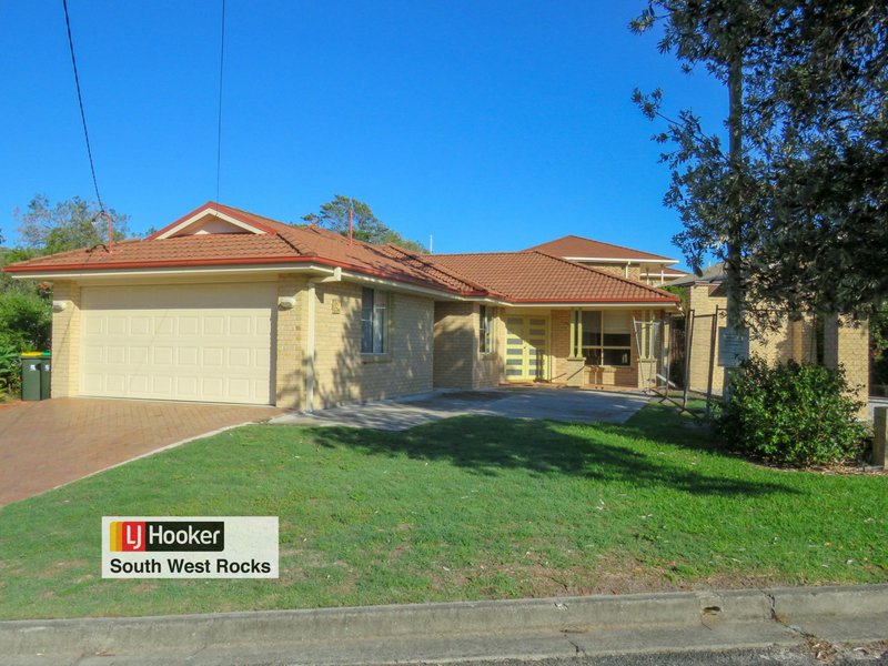 Photo - 28 Currawong Cr , South West Rocks NSW 2431 - Image 11