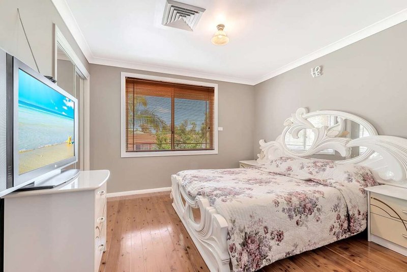 Photo - 28 Currawong Street, Green Valley NSW 2168 - Image 11