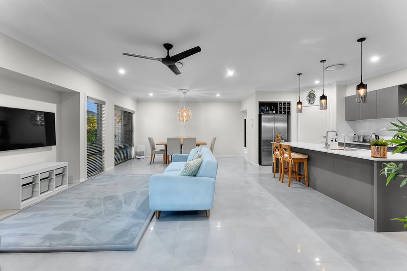 Photo - 28 Cusack Street, Mango Hill QLD 4509 - Image 5
