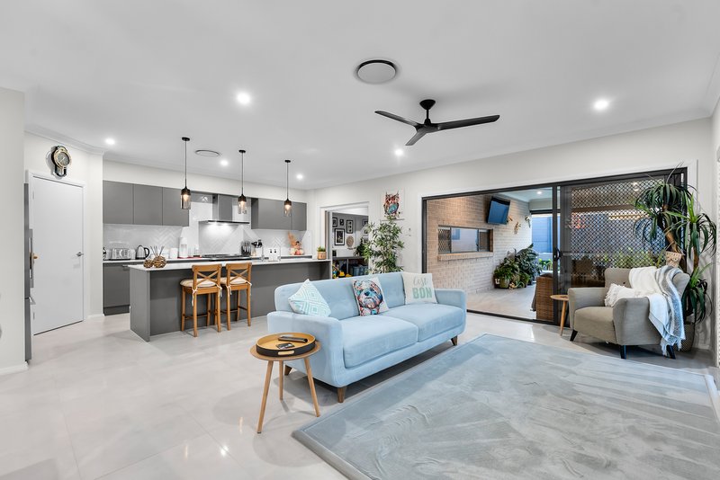 Photo - 28 Cusack Street, Mango Hill QLD 4509 - Image 6