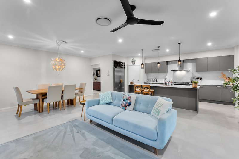 Photo - 28 Cusack Street, Mango Hill QLD 4509 - Image 7