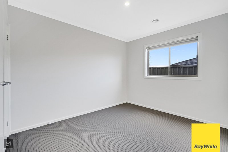 Photo - 28 Cuttlefish Circuit, Tarneit VIC 3029 - Image 10