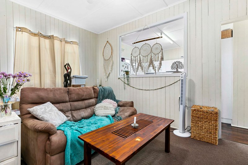 Photo - 28 Dalglish Street, Maryborough QLD 4650 - Image 6