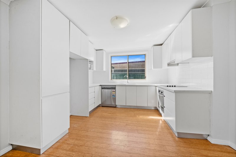 Photo - 28 Dan Avenue, Blacktown NSW 2148 - Image 2