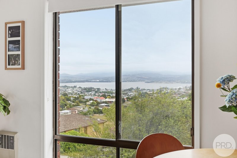 Photo - 2/8 Daylesford Road, Glenorchy TAS 7010 - Image 8