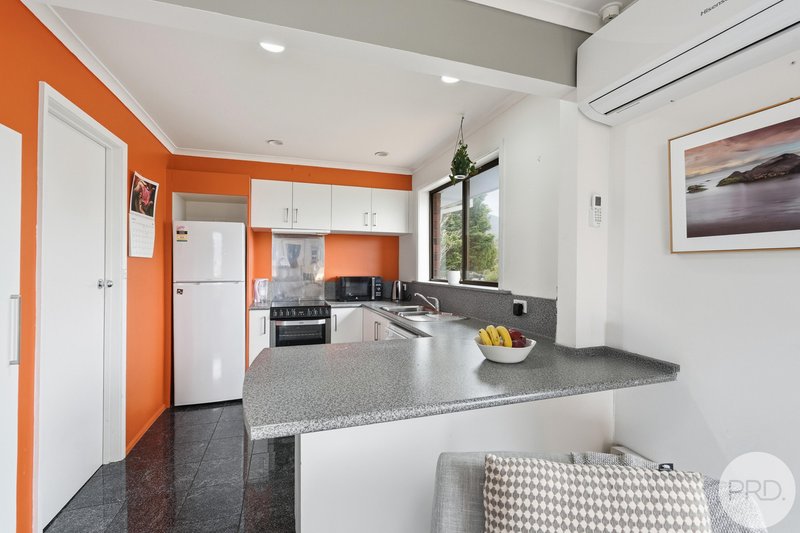 Photo - 2/8 Daylesford Road, Glenorchy TAS 7010 - Image 9