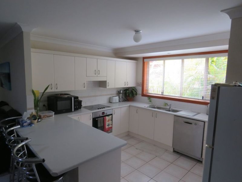 Photo - 28 Delmer Close, South West Rocks NSW 2431 - Image 4