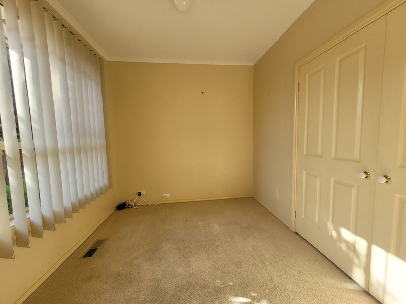 Photo - 2/8 Delmore Crescent, Glen Waverley VIC 3150 - Image 6