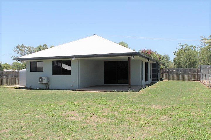 Photo - 28 Denison Street, Nebo QLD 4742 - Image 10