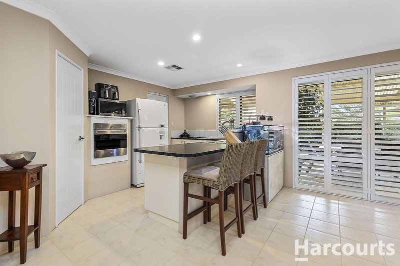 Photo - 28 Devereux Crescent, Aveley WA 6069 - Image 8