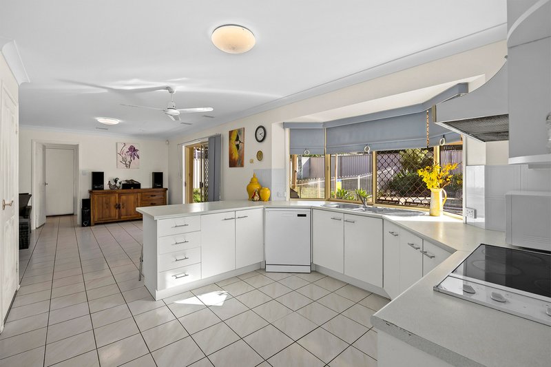 Photo - 28 Dewsbury Street, Middle Park QLD 4074 - Image 5