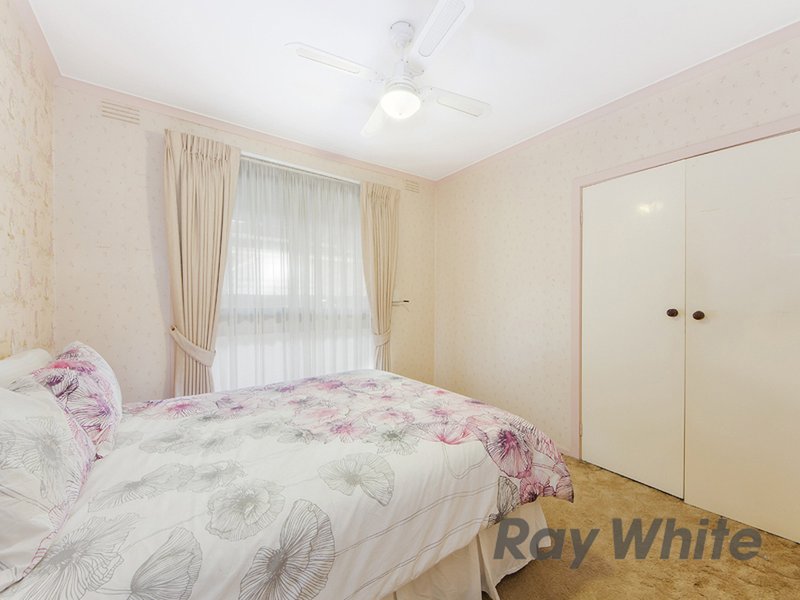 Photo - 28 Diamond Avenue, Albanvale VIC 3021 - Image 7