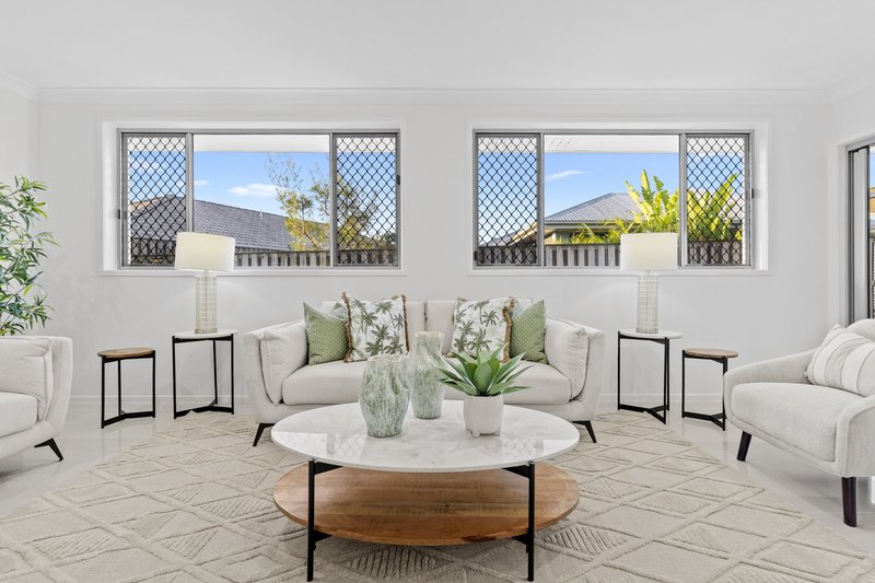 Photo - 28 Dinnigan Crescent, Durack QLD 4077 - Image 4