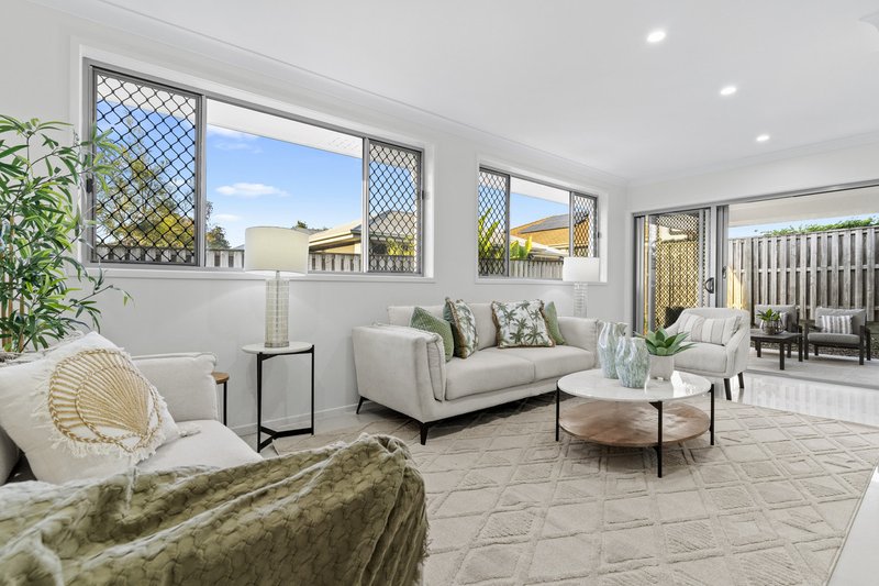 Photo - 28 Dinnigan Crescent, Durack QLD 4077 - Image 5