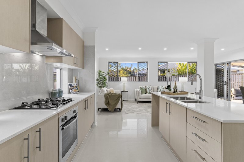 Photo - 28 Dinnigan Crescent, Durack QLD 4077 - Image 8