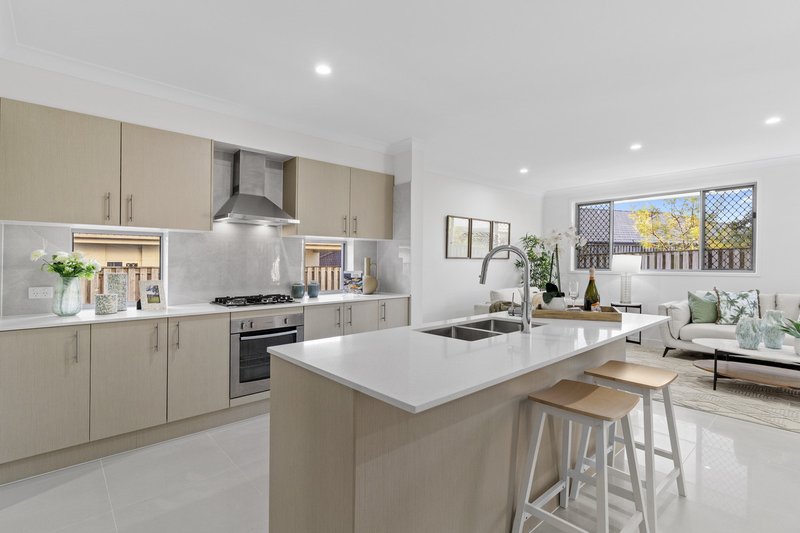 Photo - 28 Dinnigan Crescent, Durack QLD 4077 - Image 11