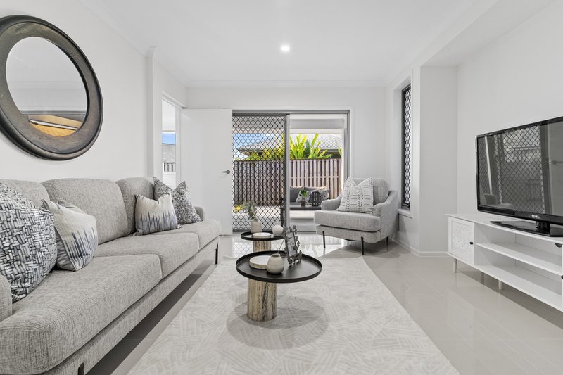 Photo - 28 Dinnigan Crescent, Durack QLD 4077 - Image 14